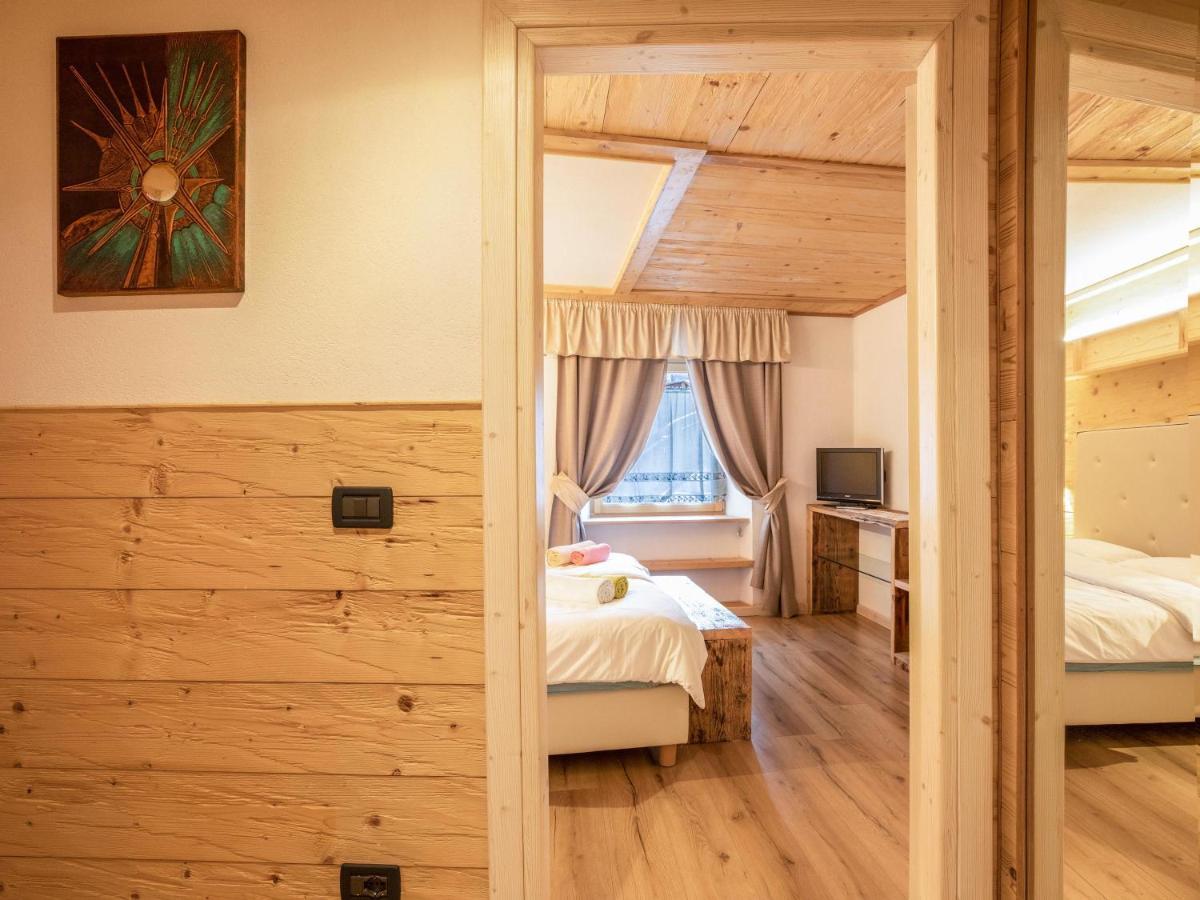 Chalet Osmar Appartamento 1 Campitello di Fassa Luaran gambar