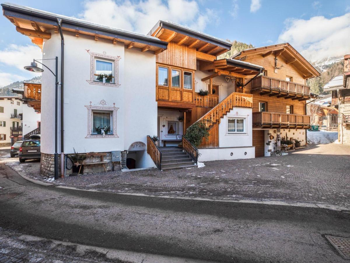 Chalet Osmar Appartamento 1 Campitello di Fassa Luaran gambar
