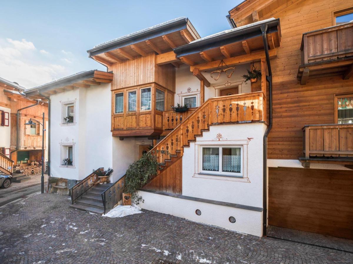 Chalet Osmar Appartamento 1 Campitello di Fassa Luaran gambar