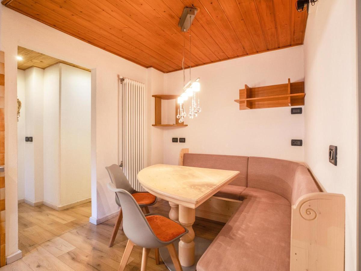 Chalet Osmar Appartamento 1 Campitello di Fassa Luaran gambar