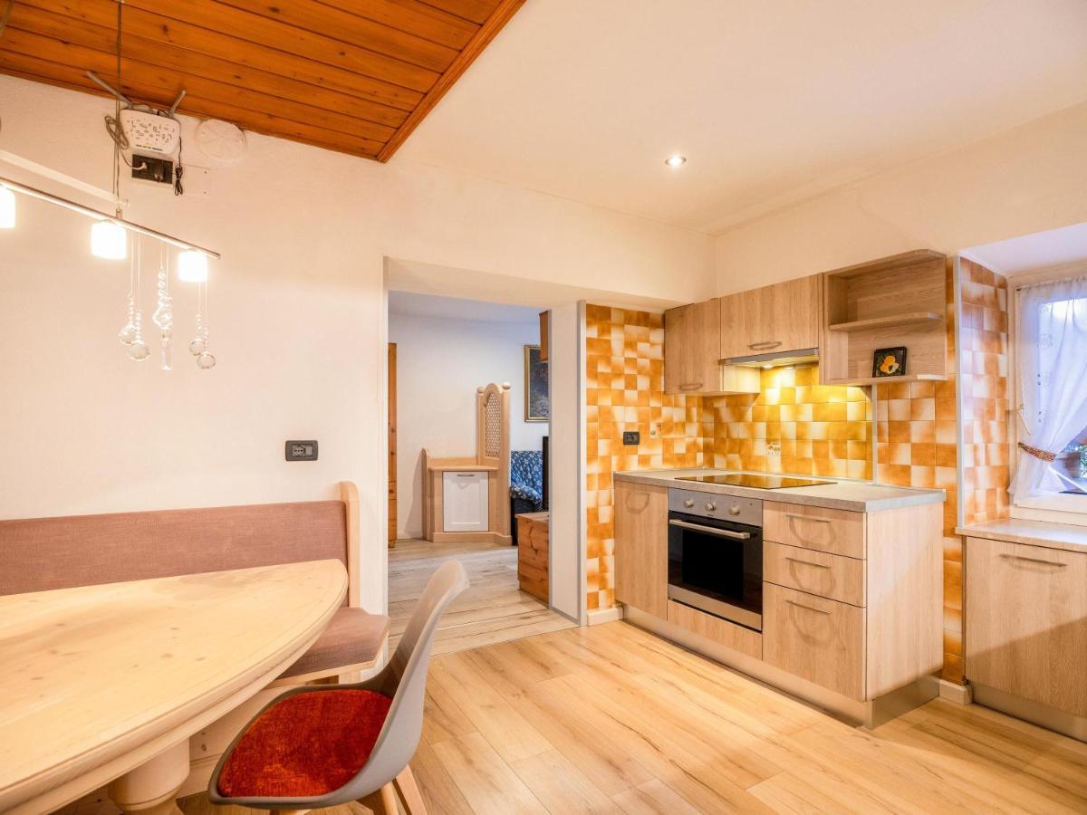 Chalet Osmar Appartamento 1 Campitello di Fassa Luaran gambar