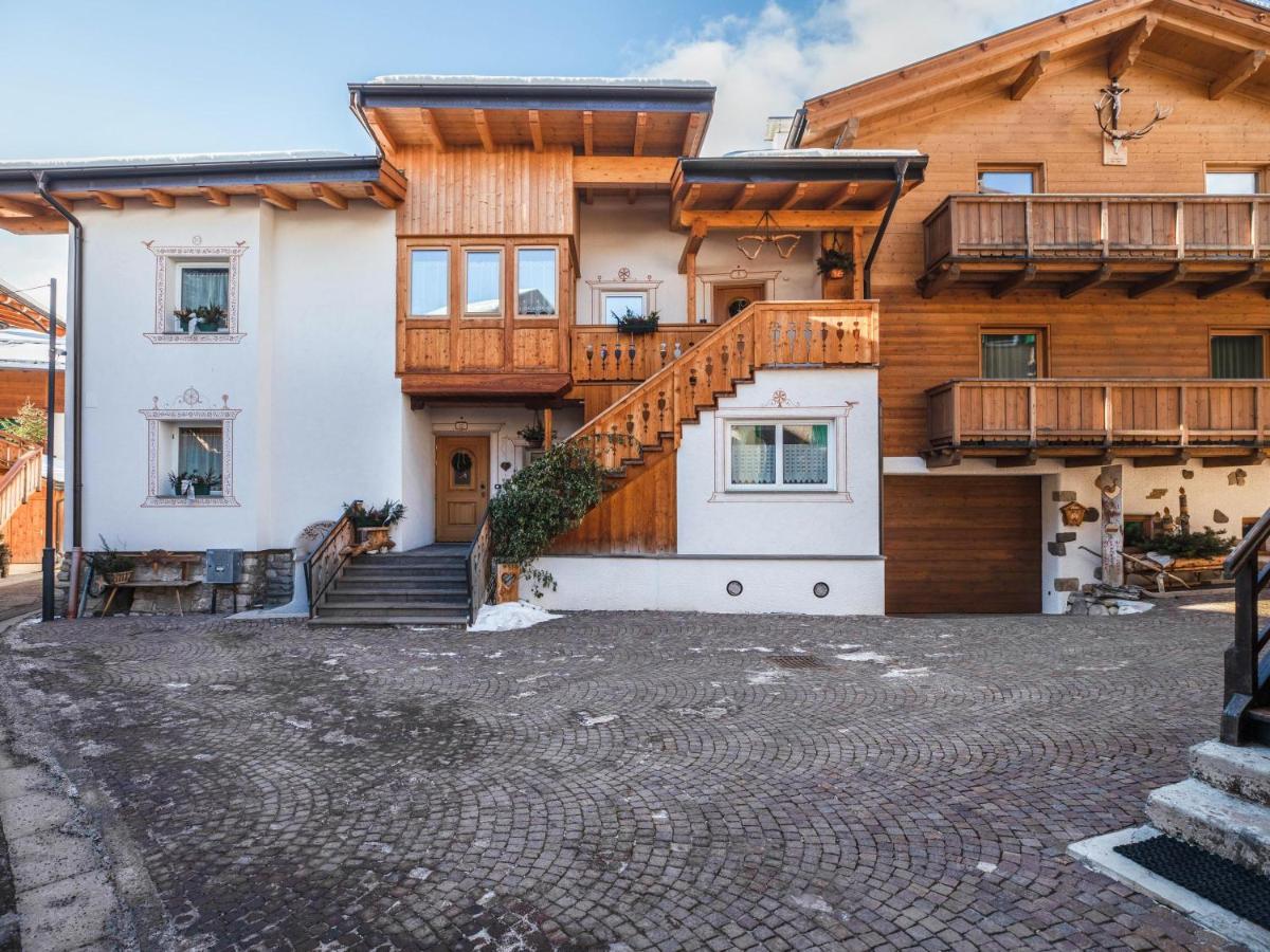 Chalet Osmar Appartamento 1 Campitello di Fassa Luaran gambar
